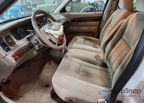 2004 Mercury Grand Marquis Gs z USA, uszkodzony, nr VIN 2MEFM74W24X655918